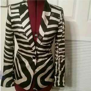 Tiger print silk blazer. Zara